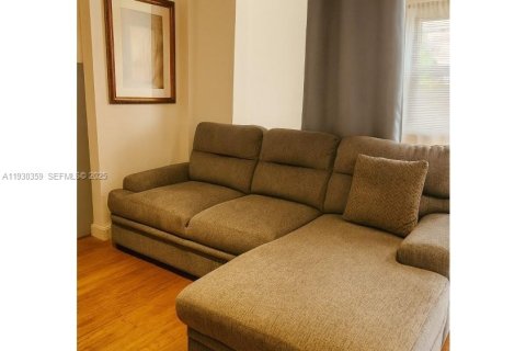 Condominio en venta en Miami Beach, Florida, 1 dormitorio, 82.5 m2 № 2034248 - foto 7