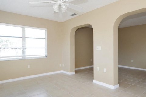 Villa ou maison à louer à Bradenton, Floride: 3 chambres № 2386855 - photo 6