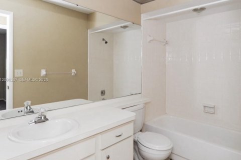 Villa ou maison à louer à Bradenton, Floride: 3 chambres № 2386855 - photo 12