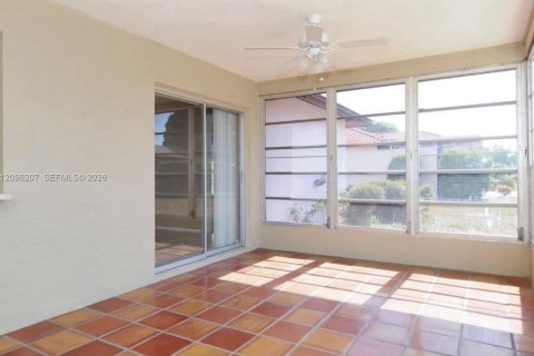 Villa ou maison à louer à Bradenton, Floride: 3 chambres № 2386855 - photo 4