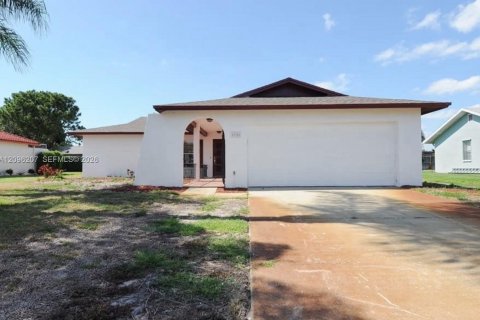 Villa ou maison à louer à Bradenton, Floride: 3 chambres № 2386855 - photo 3