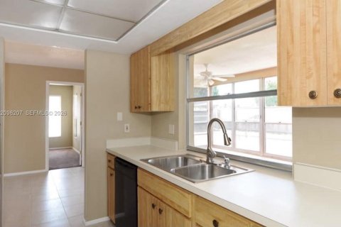 Villa ou maison à Bradenton, Floride 3 chambres № 2386855