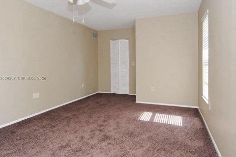 Villa ou maison à louer à Bradenton, Floride: 3 chambres № 2386855 - photo 11
