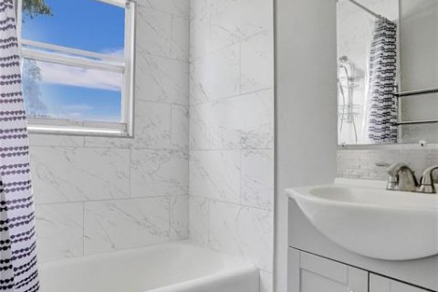 Dúplex en venta en West Palm Beach, Florida, 4 dormitorios, 154.78 m2 № 2093743 - foto 22