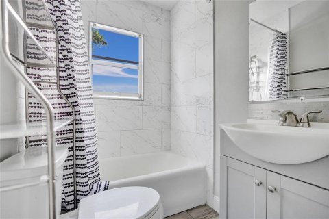 Dúplex en venta en West Palm Beach, Florida, 4 dormitorios, 154.78 m2 № 2093743 - foto 21