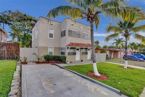 Dúplex en venta en West Palm Beach, Florida, 4 dormitorios, 154.78 m2 № 2093743 - foto 3