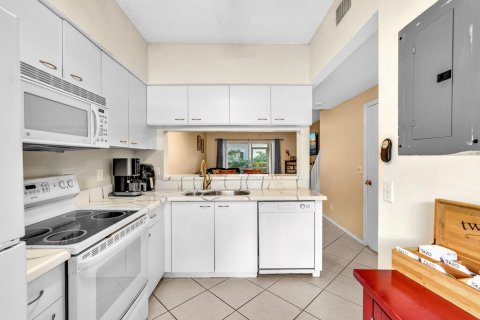 Touwnhouse à vendre à Margate, Floride: 2 chambres, 103.12 m2 № 2435469 - photo 7