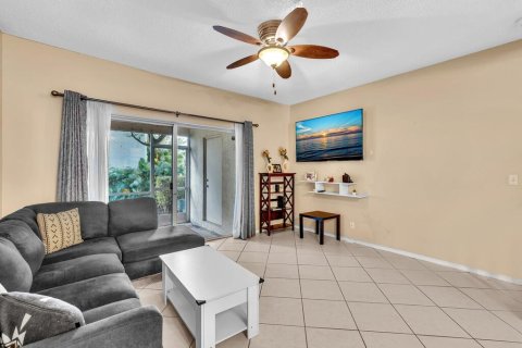 Touwnhouse à vendre à Margate, Floride: 2 chambres, 103.12 m2 № 2435469 - photo 15