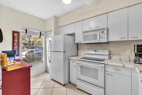 Touwnhouse à vendre à Margate, Floride: 2 chambres, 103.12 m2 № 2435469 - photo 5