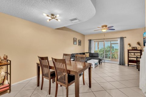 Touwnhouse à vendre à Margate, Floride: 2 chambres, 103.12 m2 № 2435469 - photo 11