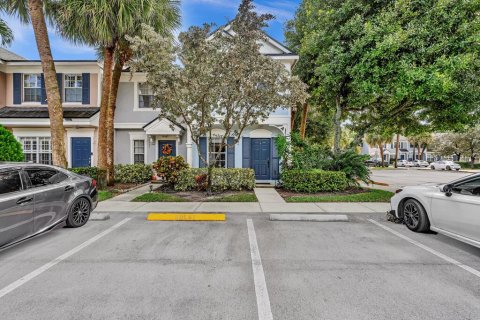 Touwnhouse à vendre à Margate, Floride: 2 chambres, 103.12 m2 № 2435469 - photo 2