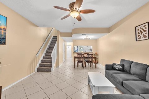 Touwnhouse à vendre à Margate, Floride: 2 chambres, 103.12 m2 № 2435469 - photo 16