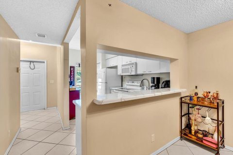 Touwnhouse à vendre à Margate, Floride: 2 chambres, 103.12 m2 № 2435469 - photo 10