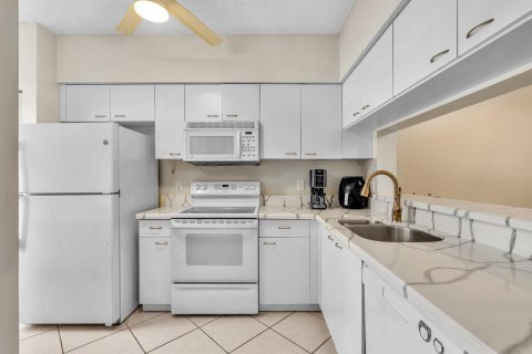 Touwnhouse à vendre à Margate, Floride: 2 chambres, 103.12 m2 № 2435469 - photo 4