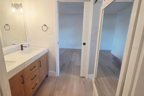 Condo in Clearwater, Florida, 2 bedrooms  № 1898817 - photo 21