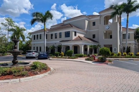Immobilier commercial à North Port, Floride 158.77 m2 № 2139348