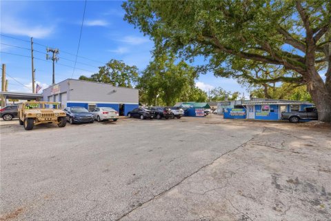Commercial property in Tampa, Florida 372.17 sq.m. № 2202414 - photo 2