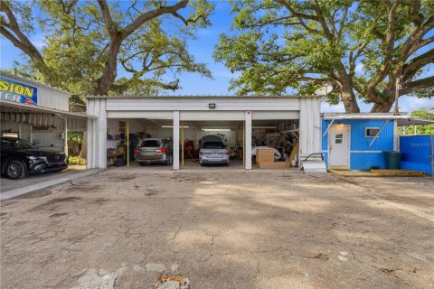 Commercial property in Tampa, Florida 372.17 sq.m. № 2202414 - photo 17