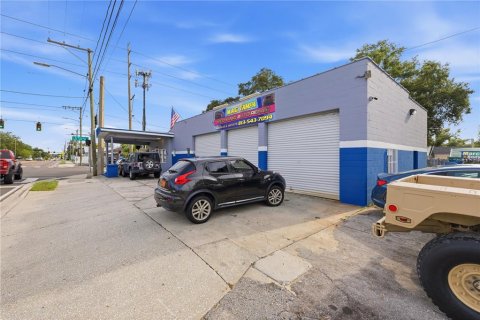 Commercial property in Tampa, Florida 372.17 sq.m. № 2202414 - photo 3