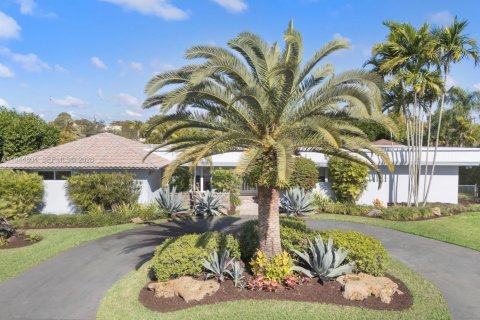 Casa en Miami, Florida 5 dormitorios, 318.28 m2 № 2002185