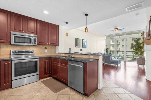 Condo in Orlando, Florida, 1 bedroom  № 1915823 - photo 7