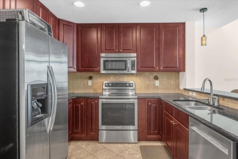 Condo in Orlando, Florida, 1 bedroom  № 1915823 - photo 6