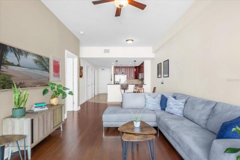 Condo in Orlando, Florida, 1 bedroom  № 1915823 - photo 3