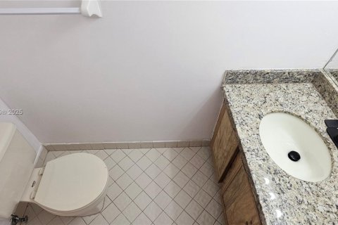 Condo in Coral Springs, Florida, 2 bedrooms  № 1768870 - photo 9