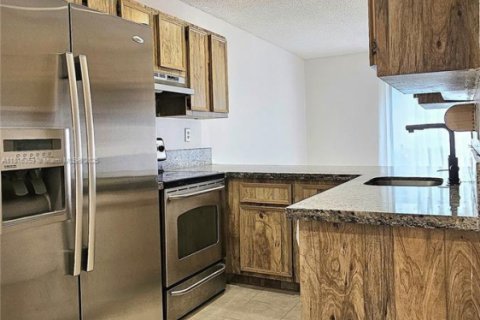 Condo in Coral Springs, Florida, 2 bedrooms  № 1768870 - photo 4