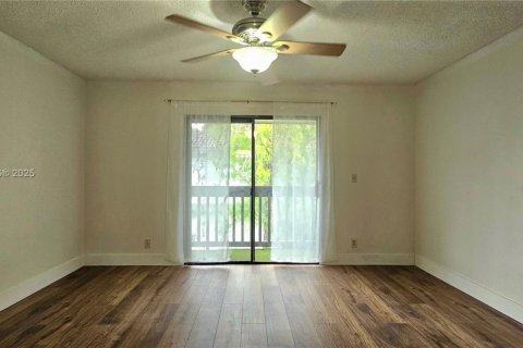 Condo in Coral Springs, Florida, 2 bedrooms  № 1768870 - photo 15