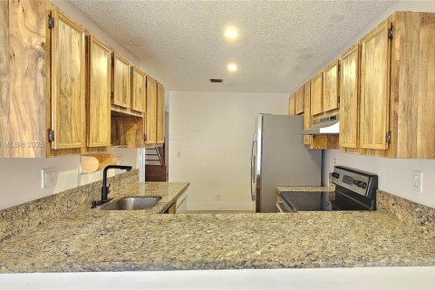 Condo in Coral Springs, Florida, 2 bedrooms  № 1768870 - photo 5