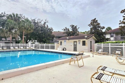 Condo in Coral Springs, Florida, 2 bedrooms  № 1768870 - photo 23