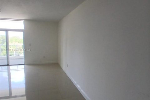 Apartment in Miami, Florida 1 bedroom, 69.68 sq.m. № 1953757 - photo 15