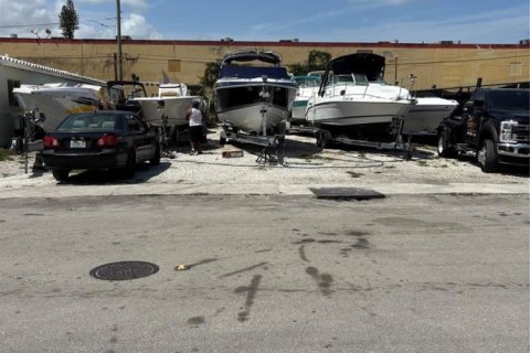 Propiedad comercial en venta en Hollywood, Florida, 200.48 m2 № 2083020 - foto 8