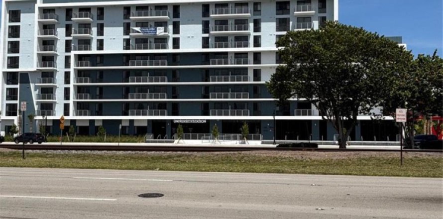 Propiedad comercial en Hollywood, Florida 200.48 m2 № 2083020