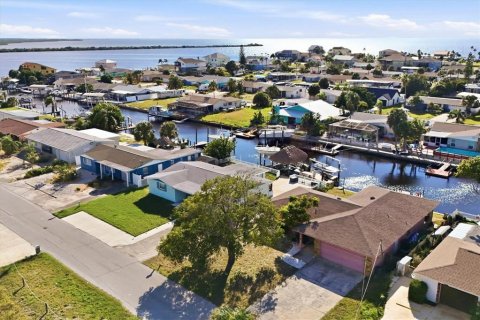 Villa ou maison à Hudson, Floride 2 chambres, 118.36 m2 № 2419174