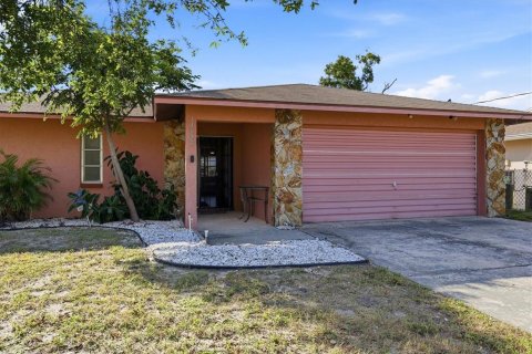 Villa ou maison à vendre à Hudson, Floride: 2 chambres, 118.36 m2 № 2419174 - photo 5
