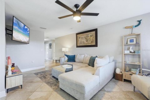 Villa ou maison à vendre à Hudson, Floride: 2 chambres, 118.36 m2 № 2419174 - photo 10