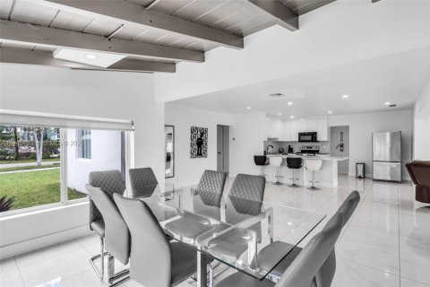 Casa en venta en Hollywood, Florida, 4 dormitorios, 163.51 m2 № 2001462 - foto 16