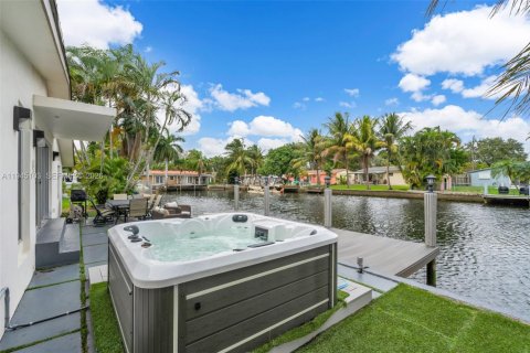 Casa en venta en Hollywood, Florida, 4 dormitorios, 163.51 m2 № 2001462 - foto 29