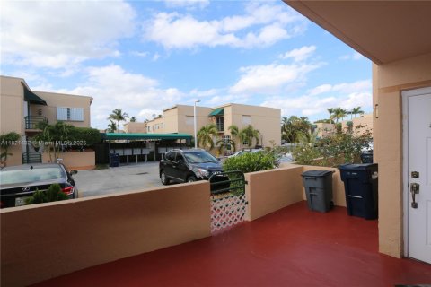 Adosado en venta en Miami, Florida, 3 dormitorios, 159.42 m2 № 1783746 - foto 7