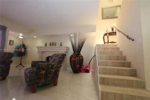 Adosado en venta en Miami, Florida, 3 dormitorios, 159.42 m2 № 1783746 - foto 16