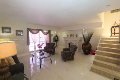Adosado en venta en Miami, Florida, 3 dormitorios, 159.42 m2 № 1783746 - foto 11