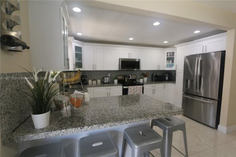 Adosado en venta en Miami, Florida, 3 dormitorios, 159.42 m2 № 1783746 - foto 20