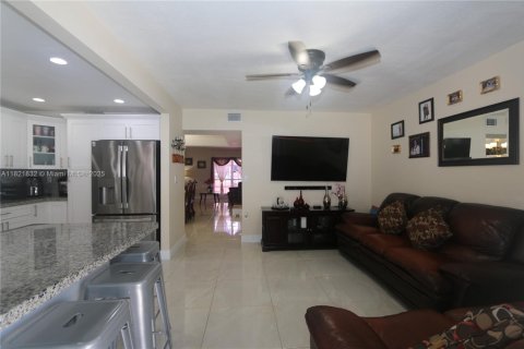 Adosado en venta en Miami, Florida, 3 dormitorios, 159.42 m2 № 1783746 - foto 27
