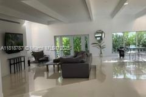 Casa en alquiler en Bay Harbor Islands, Florida, 4 dormitorios, 290.41 m2 № 1938199 - foto 4