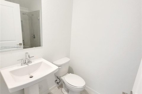 Townhouse in Florida City, Florida 3 bedrooms, 118.17 sq.m. № 1932063 - photo 8