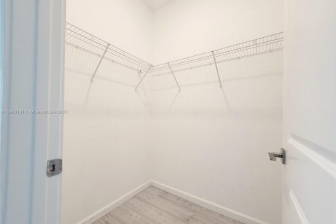 Townhouse in Florida City, Florida 3 bedrooms, 118.17 sq.m. № 1932063 - photo 12