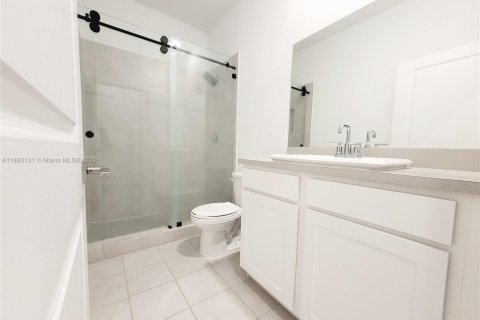 Townhouse in Florida City, Florida 3 bedrooms, 118.17 sq.m. № 1932063 - photo 18
