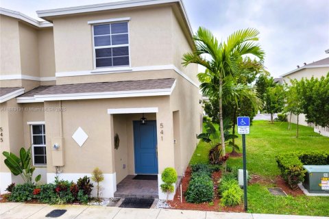 Townhouse in Florida City, Florida 3 bedrooms, 118.17 sq.m. № 1932063 - photo 19